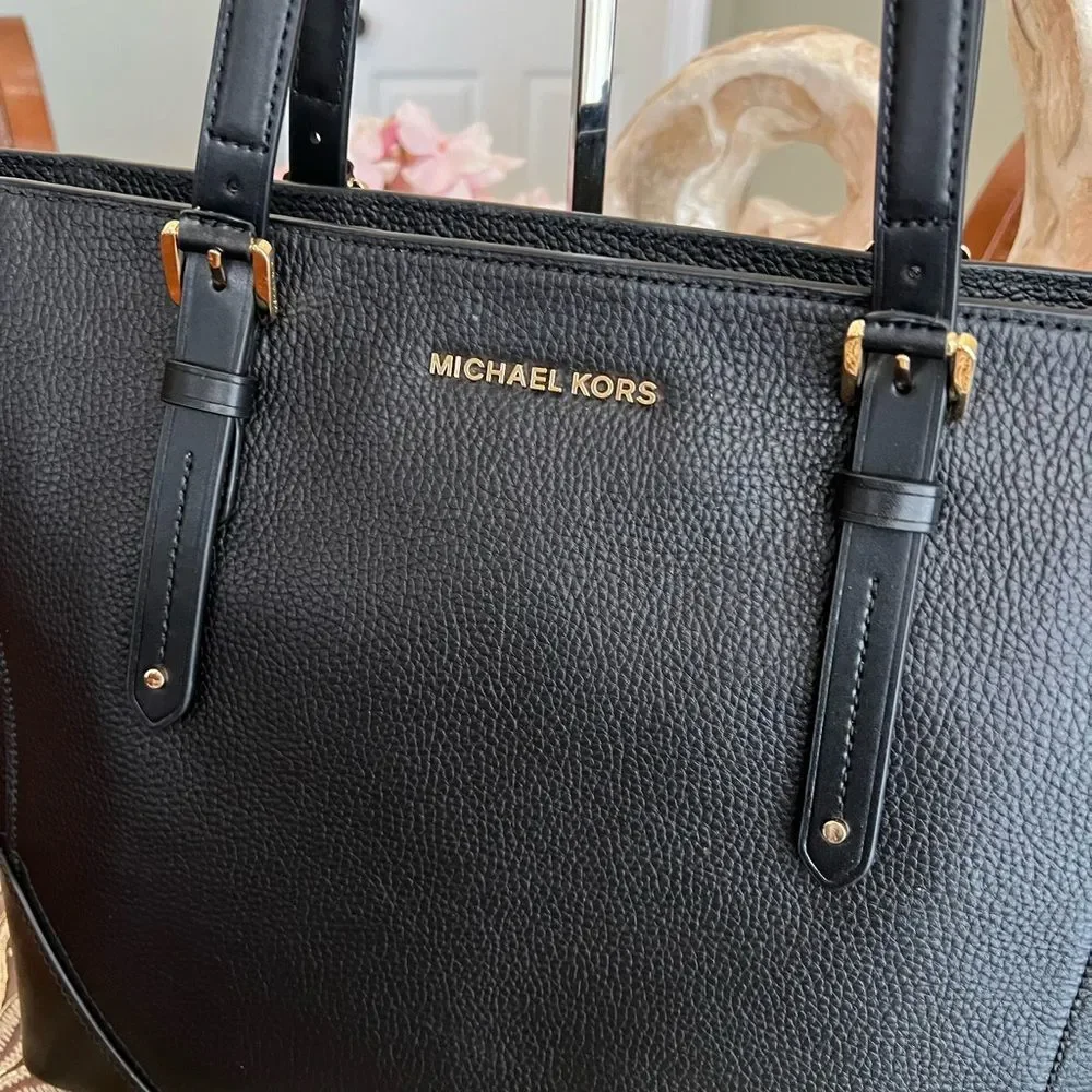 Michael Kors LG black tote